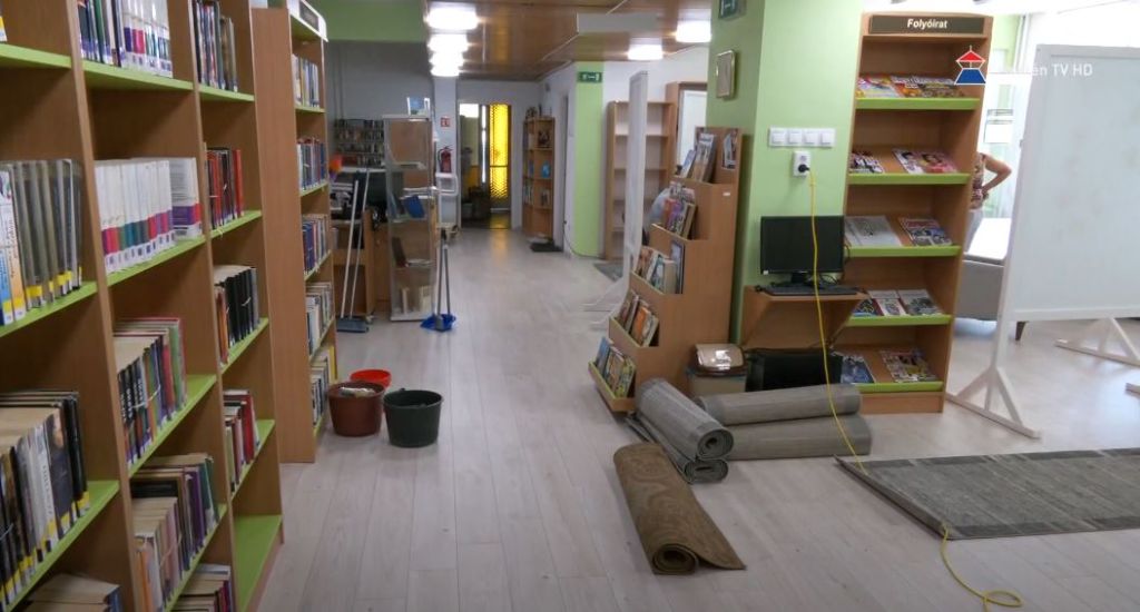 Zajlanak a nyári karbantartási munkálatok a Sátoraljaújhelyi Városi Könyvtárban